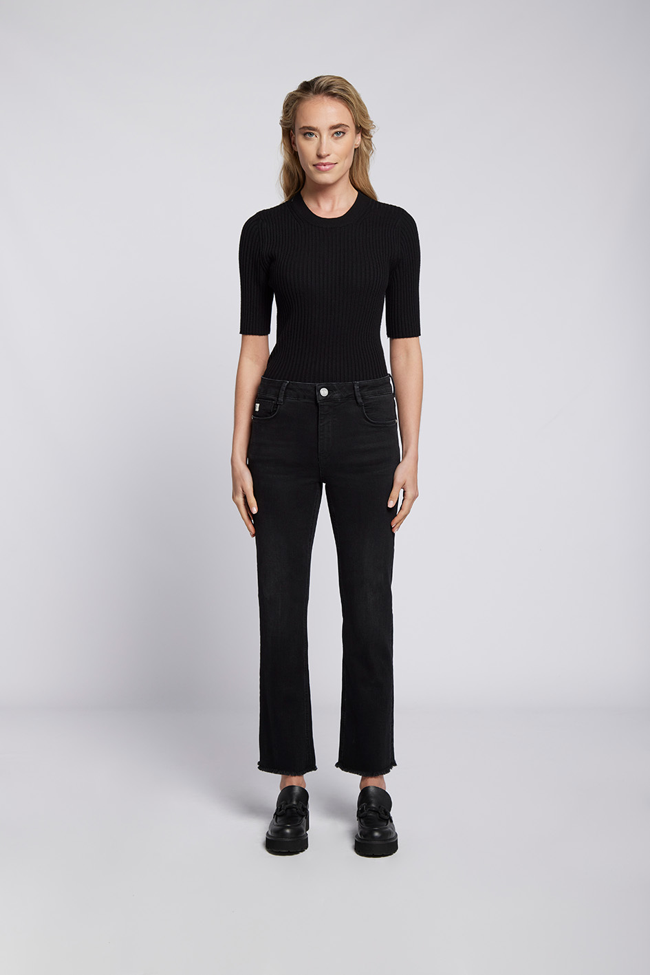 Goldgarn Hose “Lindenhof Kick Flare” Black – Bild 3