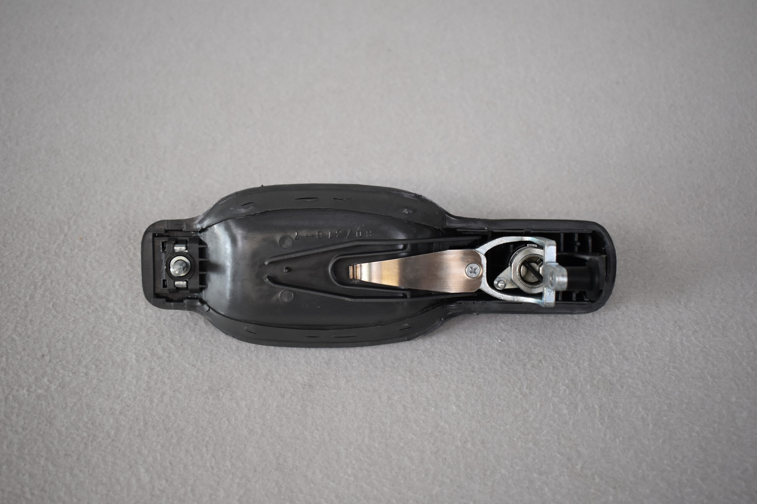 Außengriff für Aufbautür mit Schlüssel; grau – Bild 3