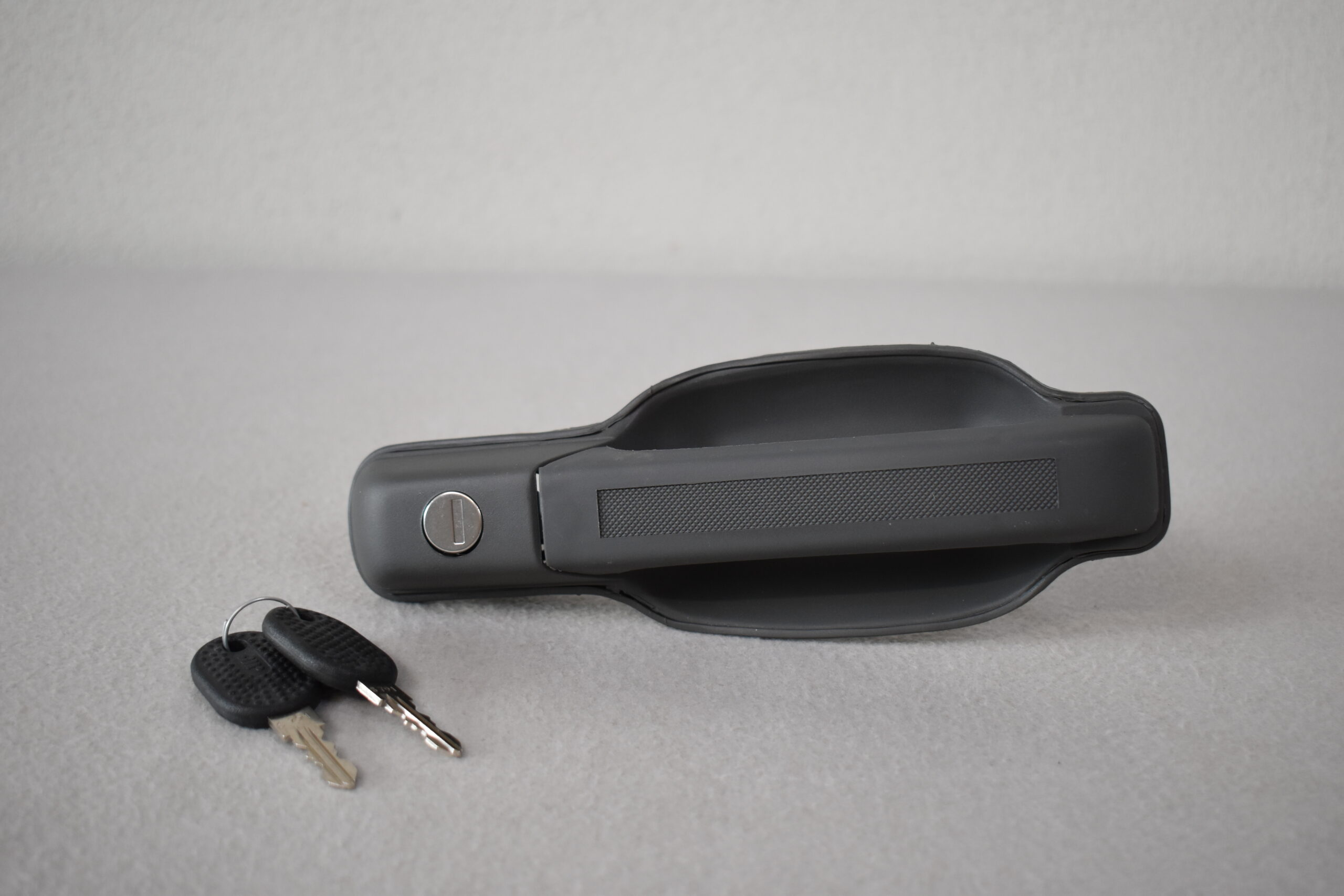 Außengriff für Aufbautür mit Schlüssel; grau – Bild 2