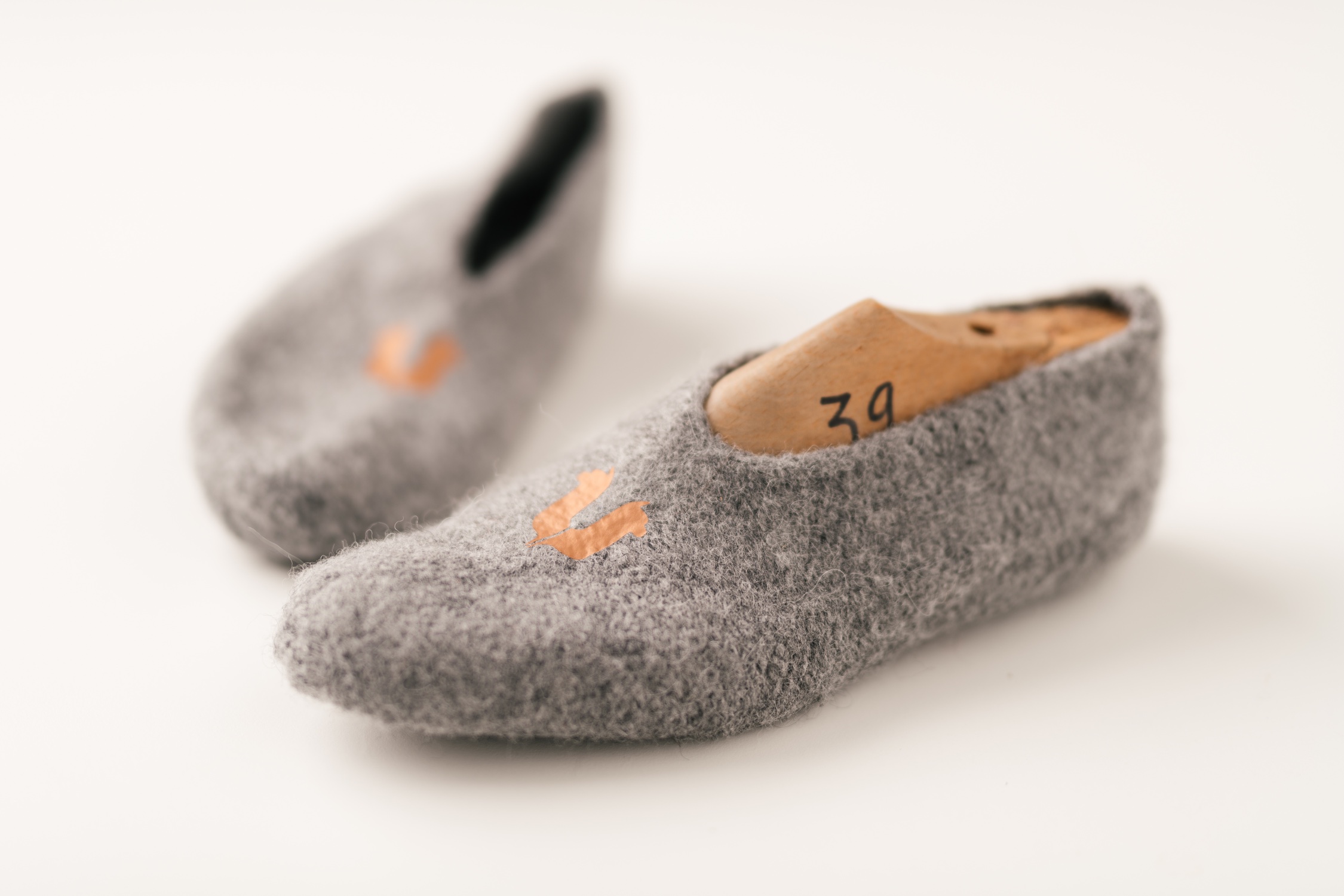 Alpaka Hüttenpatschen gefilzt Chabatte – Bild 2