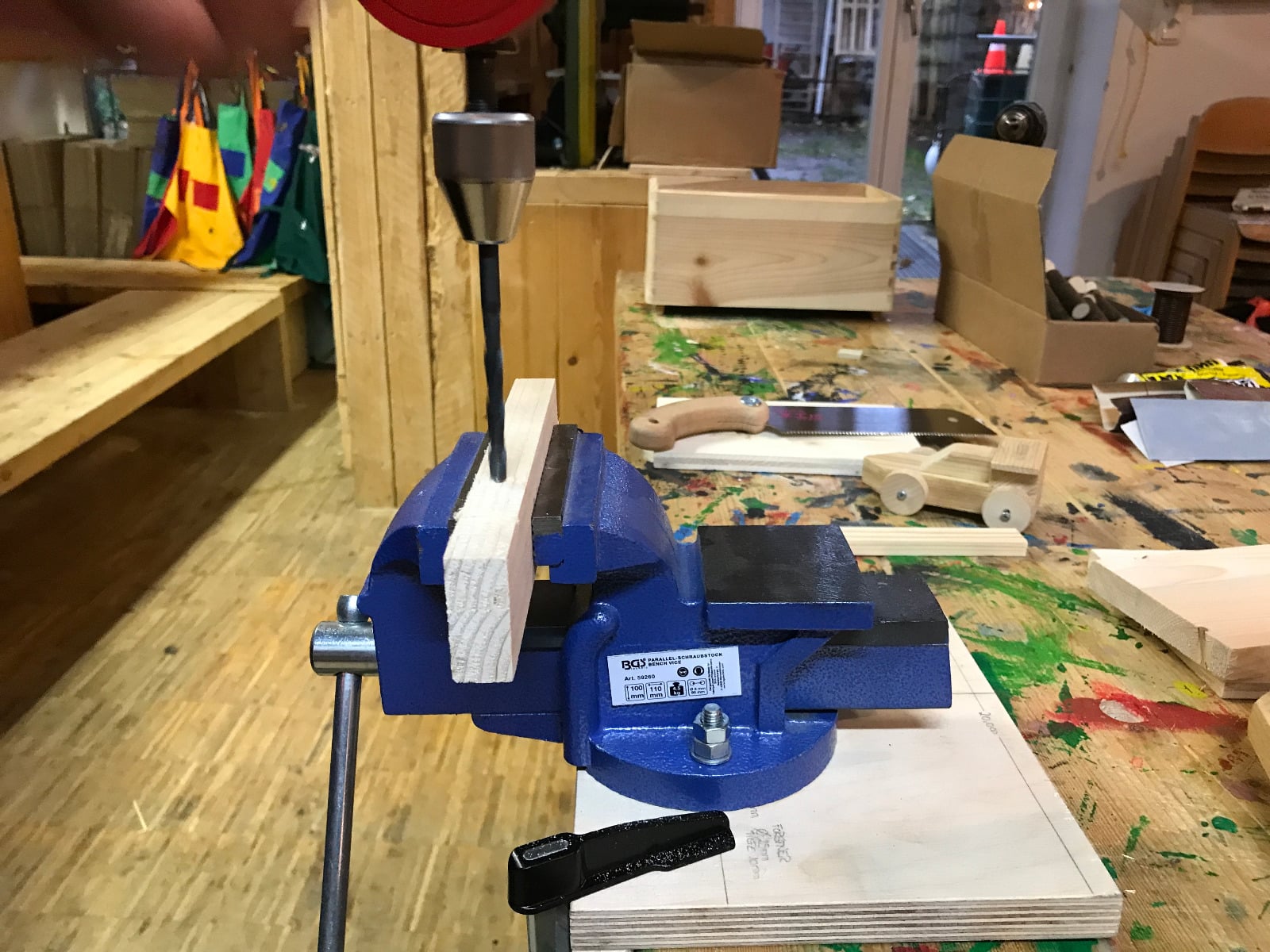 Schraubstock mit Holzsockel – Bild 7